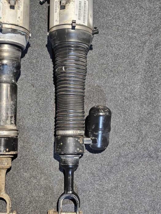 Perna stanga fata Volkswagen Phaeton / Perna Aer Suspensie Fata Stanga VW Phaeton 3D