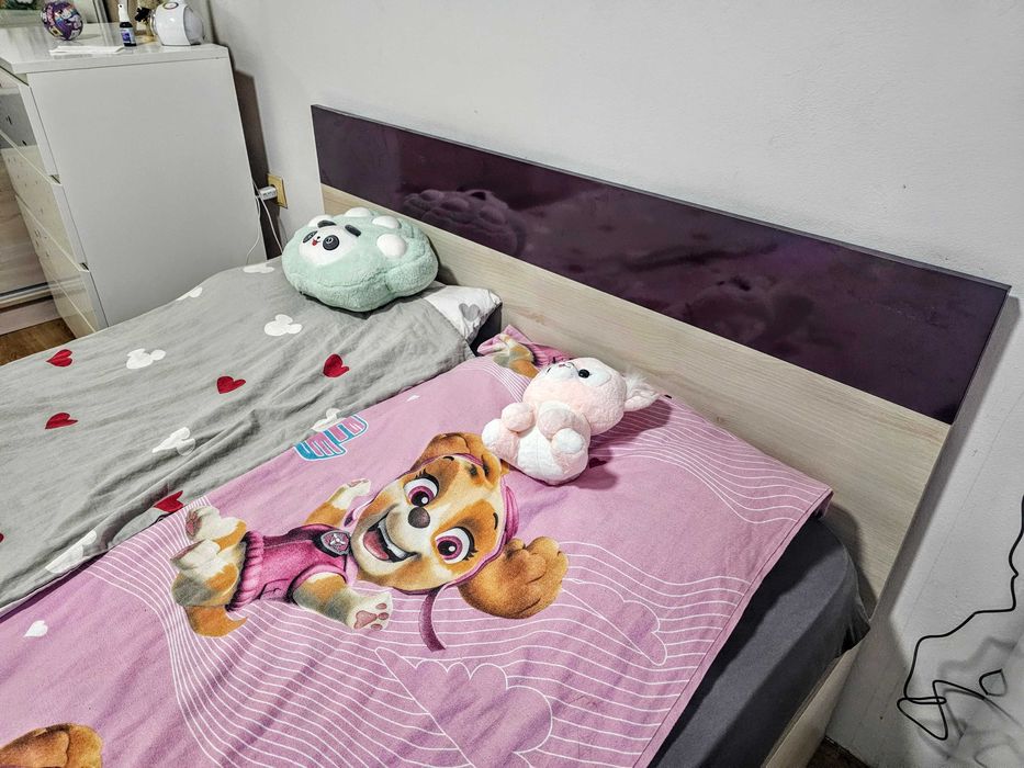 Двойно легло за матрак 140/190см. с включена подматрачна рамка.