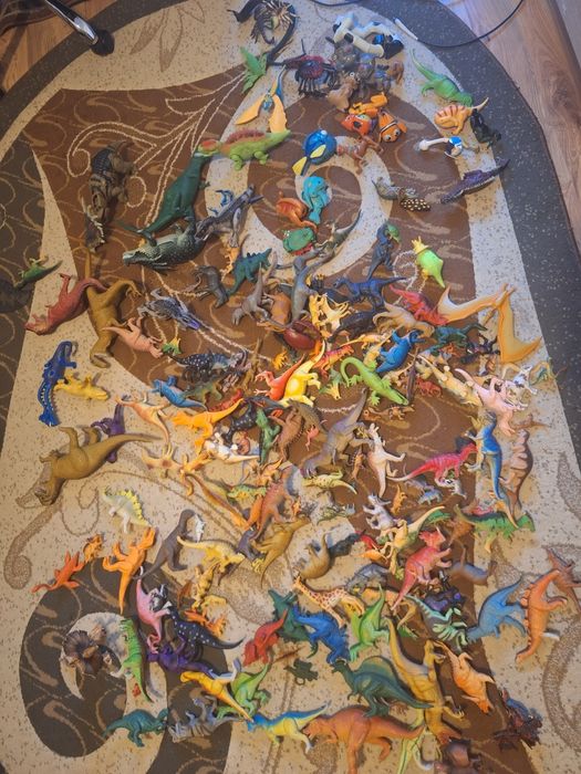 Dinozauri animale salbatice domestice