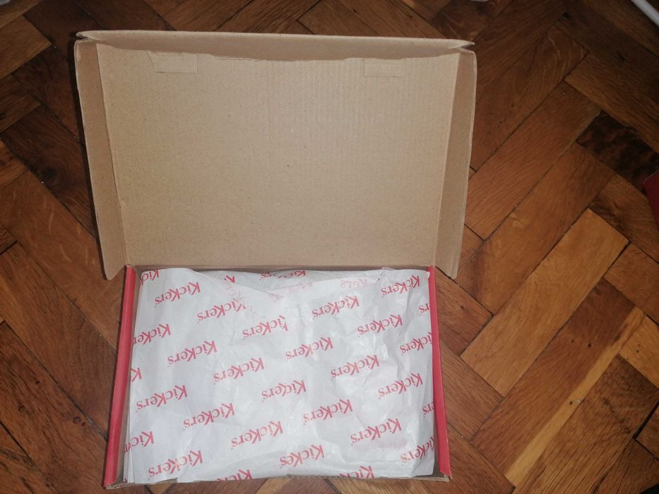 Кожени обувки от Kickers