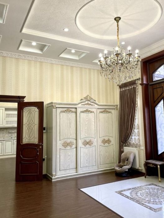 Евро участка сотилади Паркенский кучасида!!!