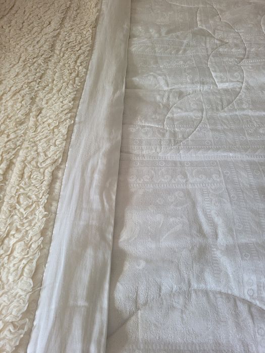 Cuvertură din lână naturală Merinos – moale, elegantă, culoarea untului – 260x260 cm