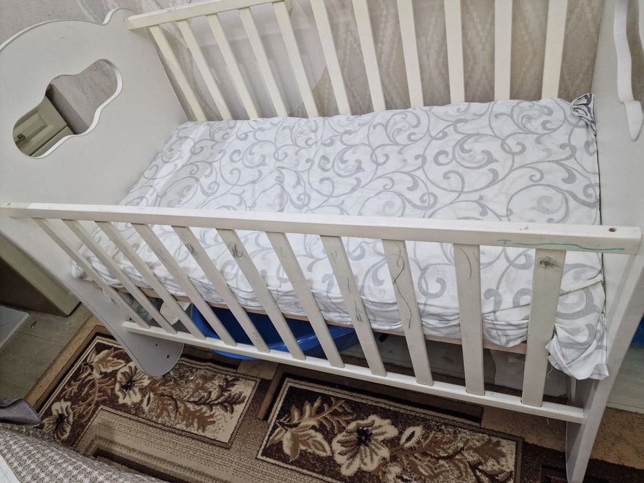 Кровать--манежка