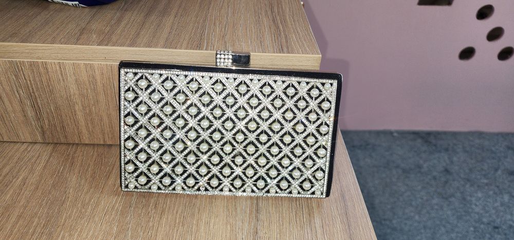 Красивая вечерняя сумочка