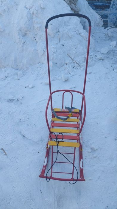 Продаю новые санки на колёсиках