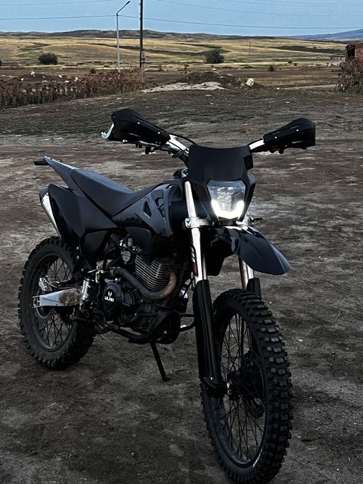 Продам мотоцикл Ular m7 250