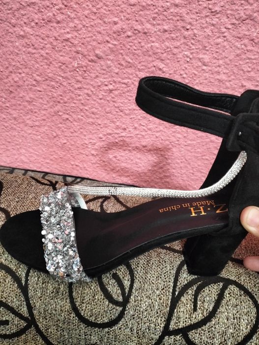 Sandale elegante cu toc