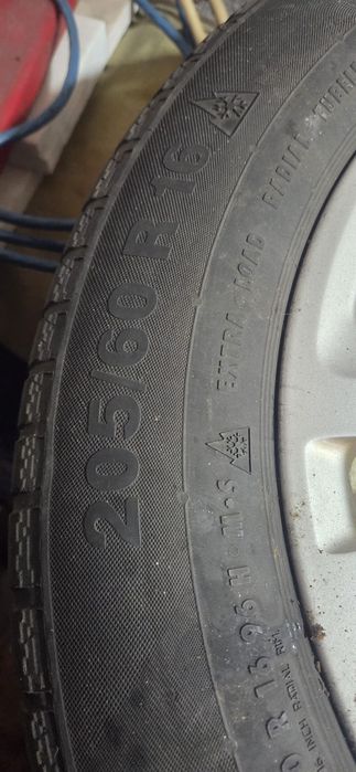 Anvelope cu jante pe 16/17 inch