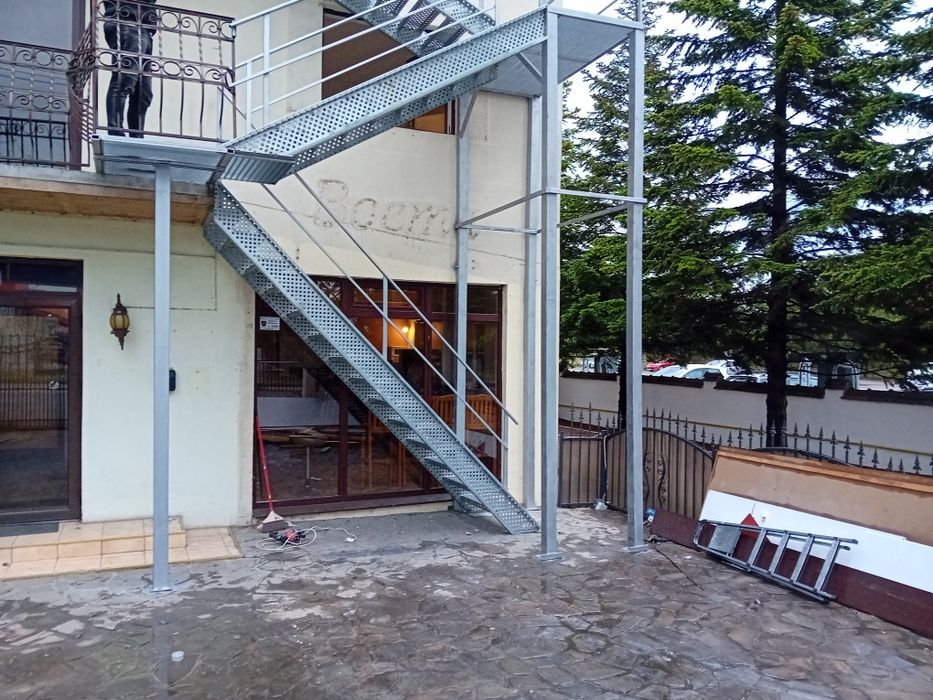 Scara metalica zincata 4mm grosime noi