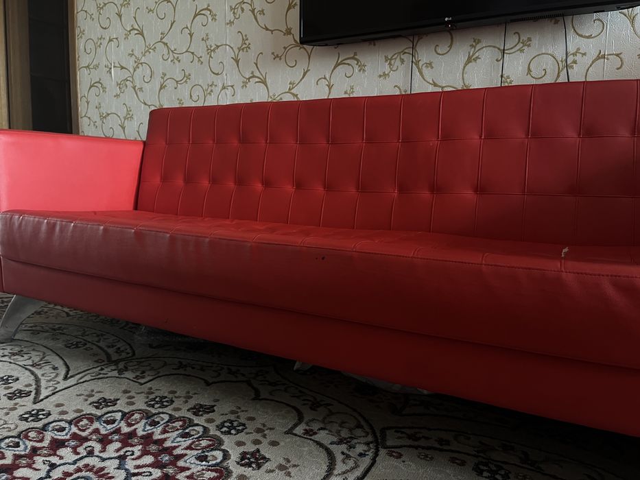 Продам диван. Торг имеется