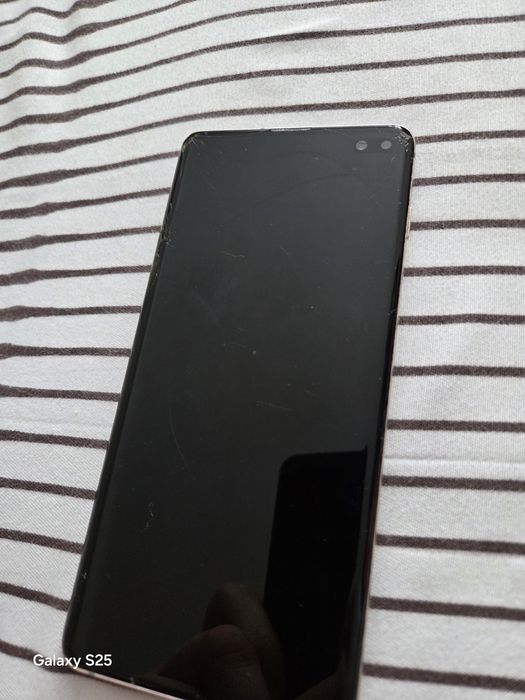 Продам самсунг s10+