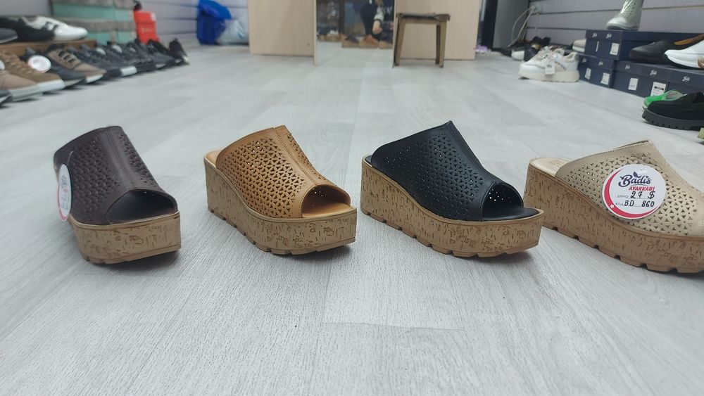Продам шлёпки сабо