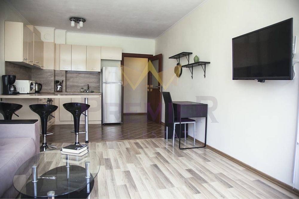 Дава се под наем Двустаен апартамент в Варна, Левски - 66 кв.м за 663 € - Снимка #1