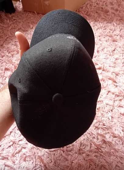 Чисто нова шапка Philipp Plein