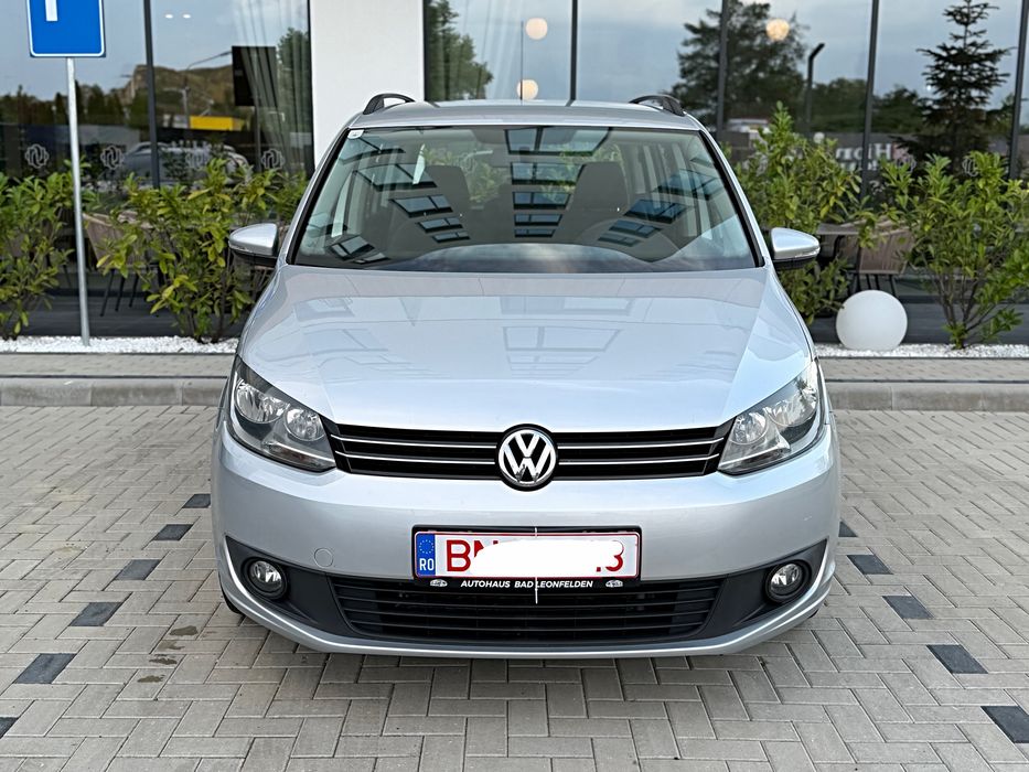 VOLKSWAGEN Touran 0 — imagine 3