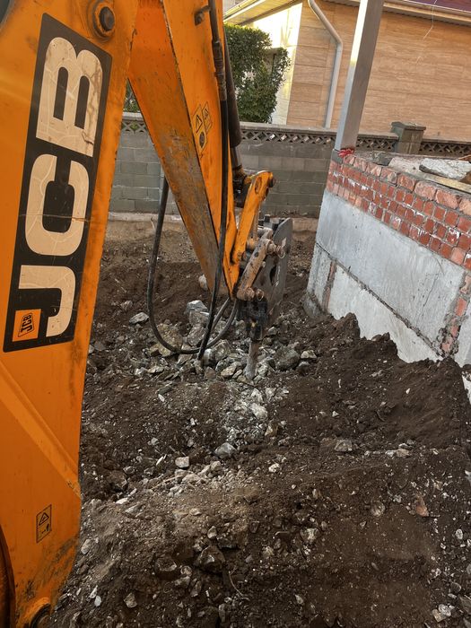 Услуга Экскаватора-погрузчика