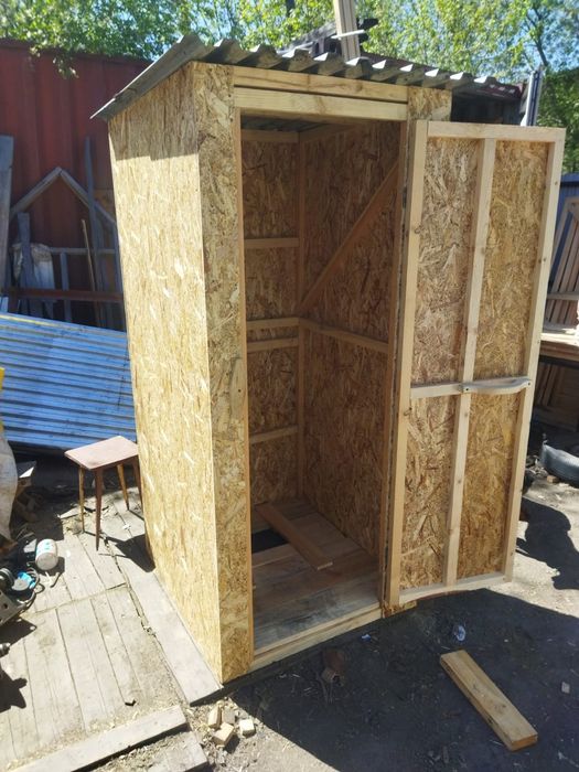 Туалет уличный.  .