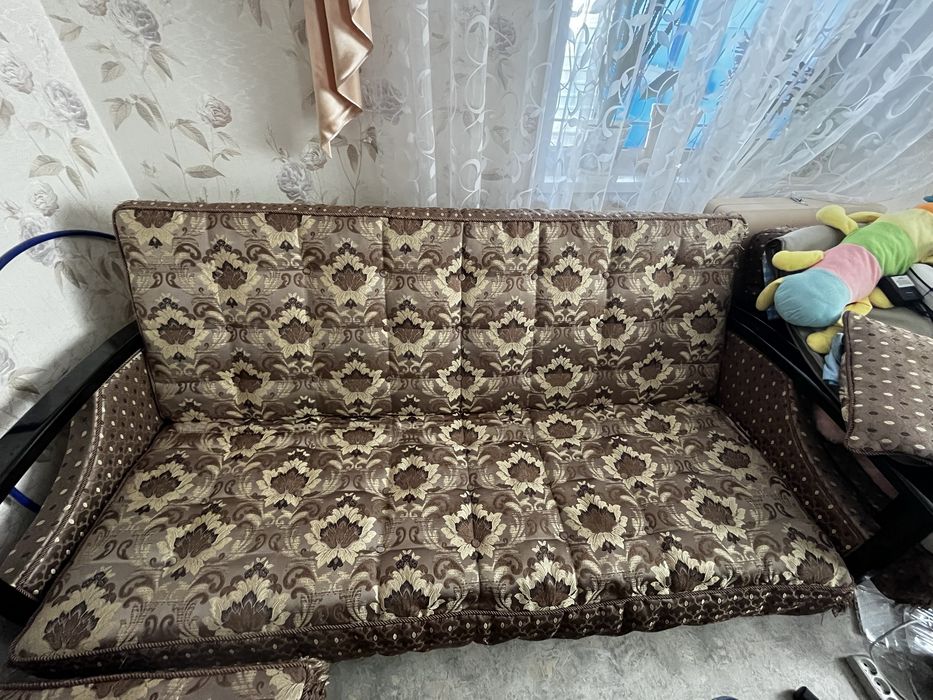 Продам диван и два кресла с ним