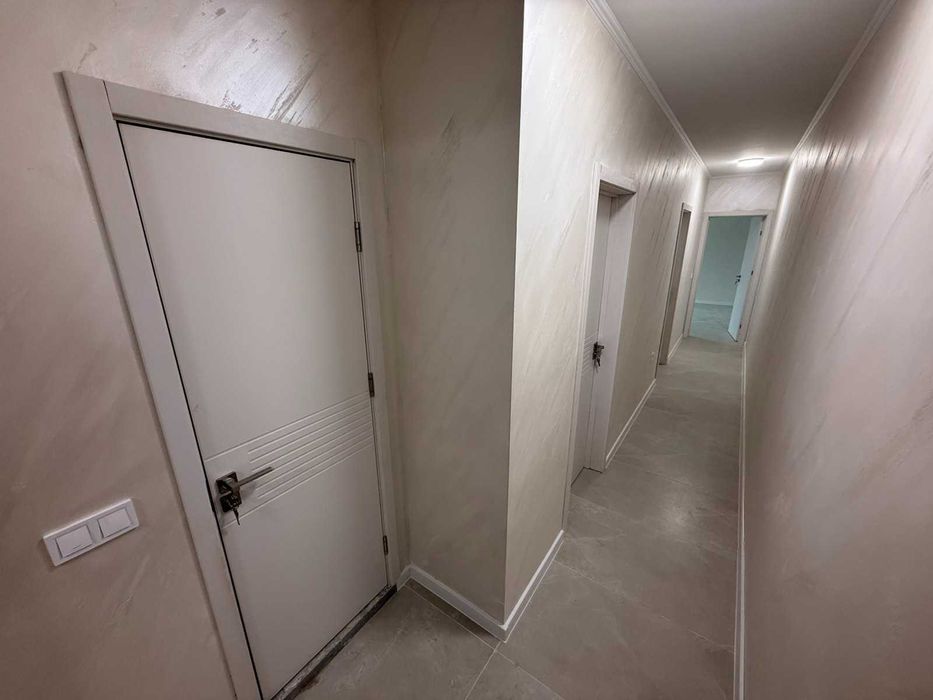 Продава се Тристаен апартамент в Варна, Възраждане 3 - 108 кв.м за 638 €/кв.м - Снимка #10