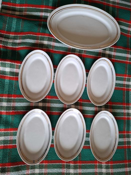 Нов сервиз - Завод за порцелан, гр. Разград, около 1980 г.