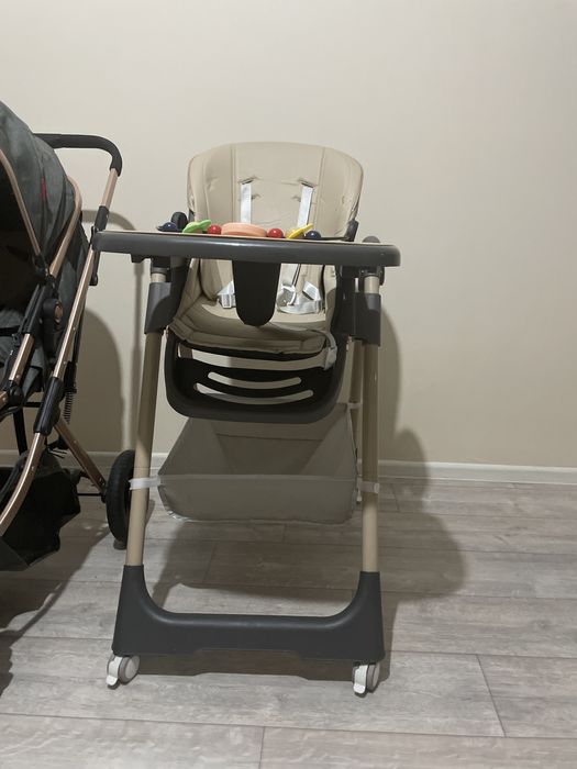 Продам коляску и столик