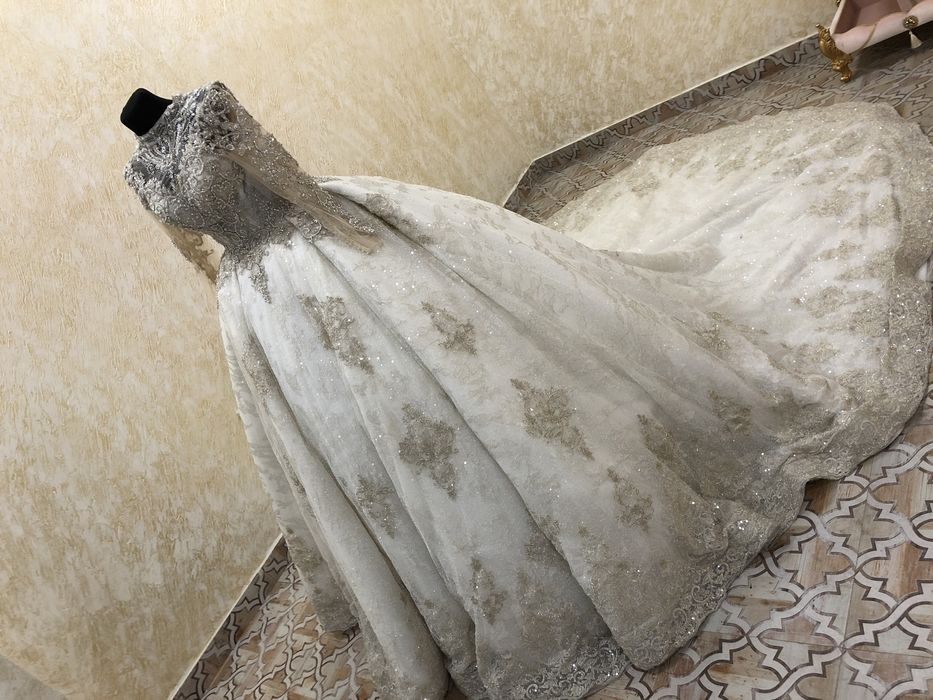 Продам шикарное платья