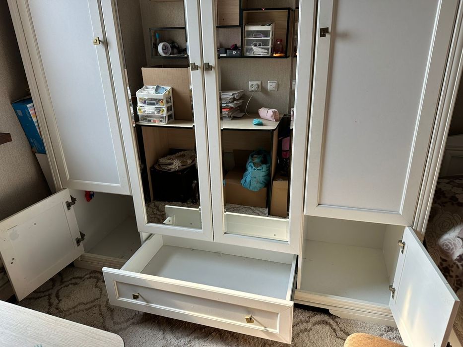 Спальный гарнитур