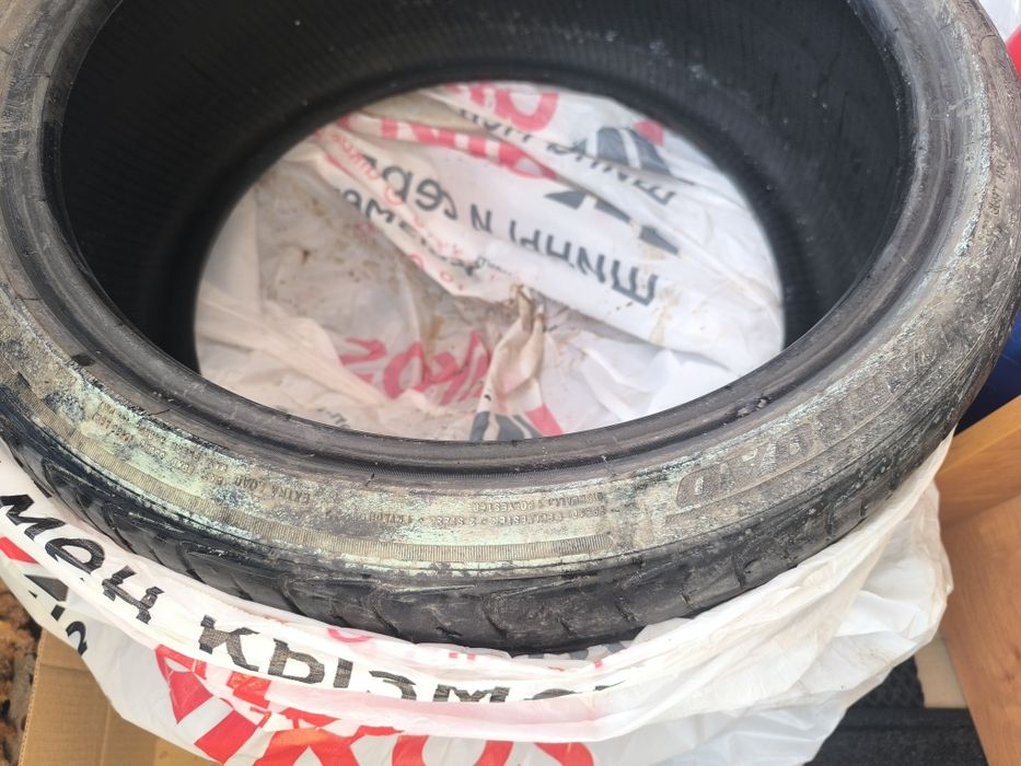 Шины 4шт 245/35 R19 летние