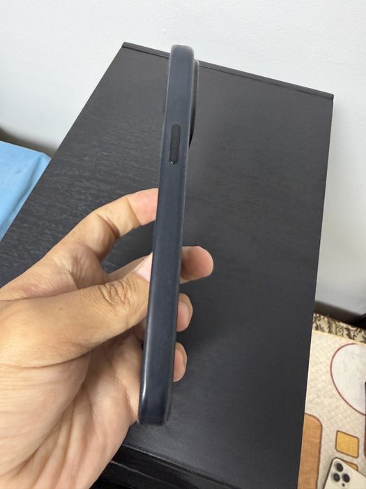 Vind husa iphone 15 pro max originala impecabila