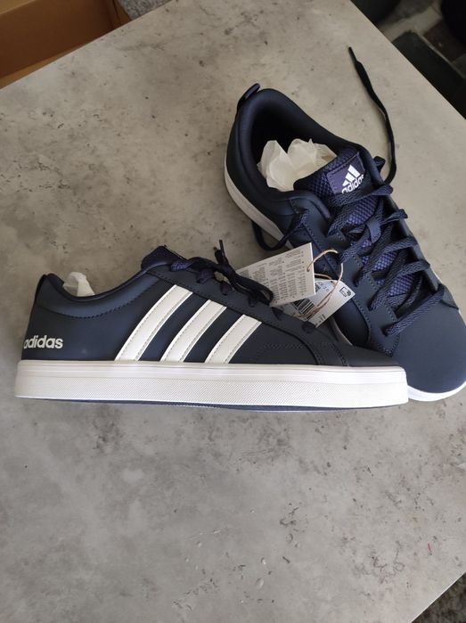 Кецове Adidas Англия