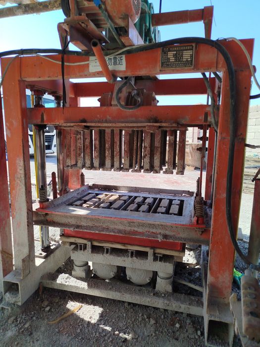 Shlakablok aparat sotiladi