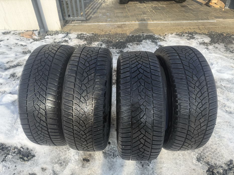 Vind set anvelope 225/55/17 GOOD YEAR ULTRA GRIP iarna
