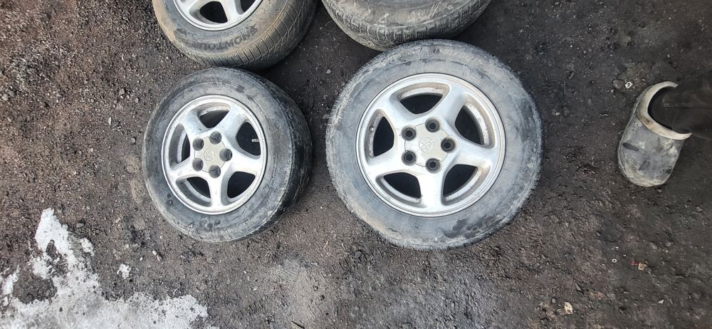 Продам титанки Тойота оригинал