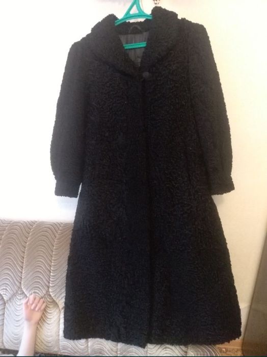 Продаю каракулевую шубу