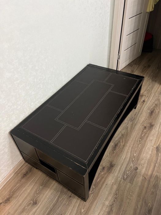 Продам стол и тумбу ТВ