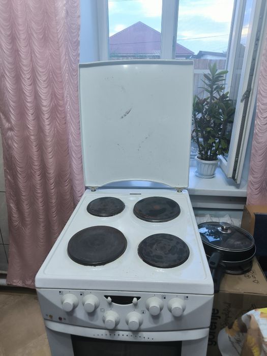 Продам электрическую плиту