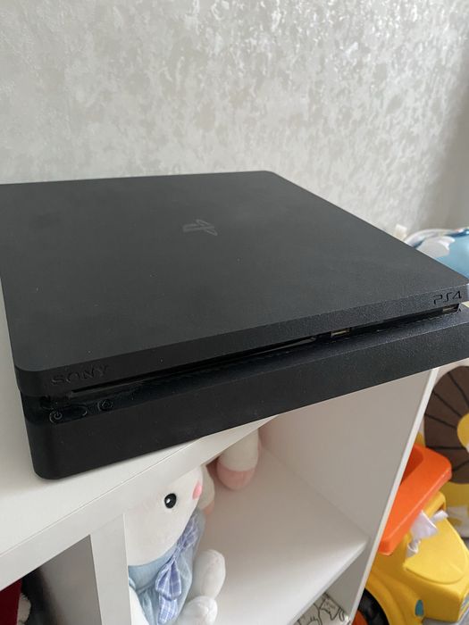 Sony PlayStation 4 Slim