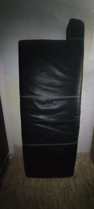 Диванны  Кожаные очень хорошие