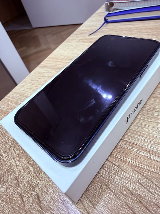 iPhone 12 в хорошем состоянии
