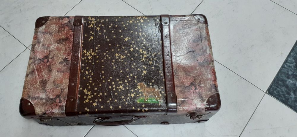 Ретро куфар,декориран с декупажна техникаа