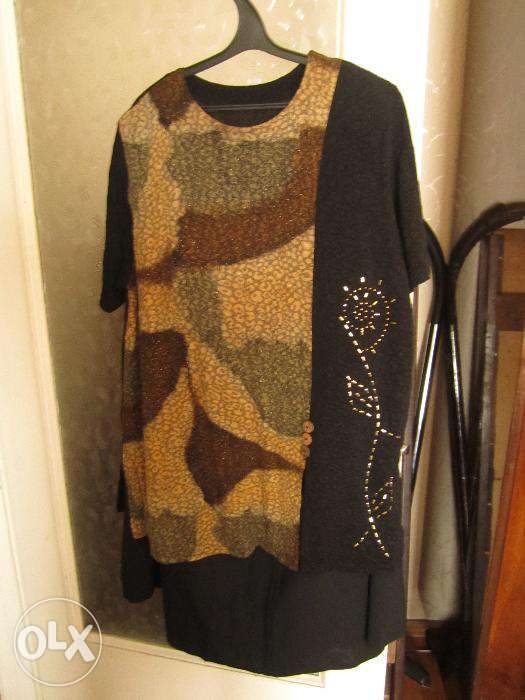 Продам женские костюмы