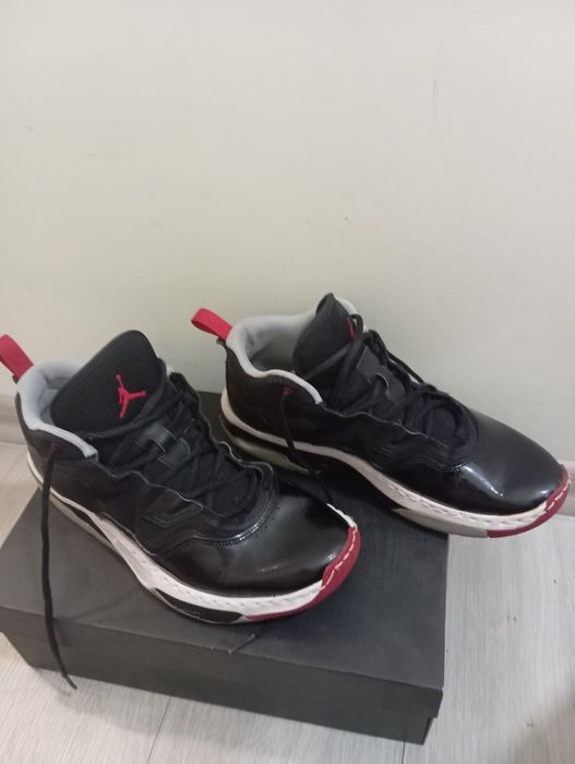 обувки Air Jordan stay loyal 3