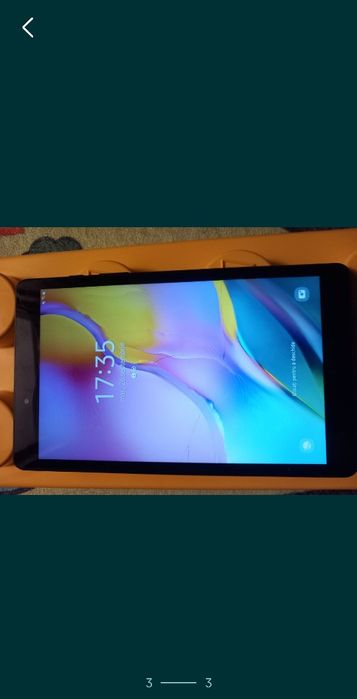 Telefon Nokia 701 și tableta samsung