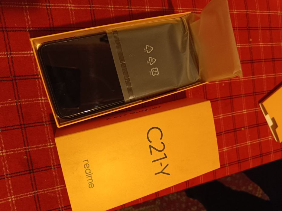 Vand Realme C21 Y  NOU !
