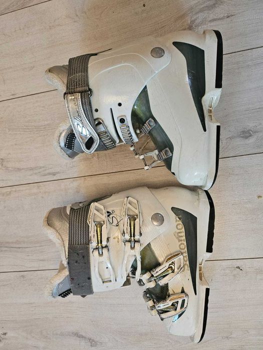 Clăpari fete Salomon marimea 22 Mondo (35 EU)