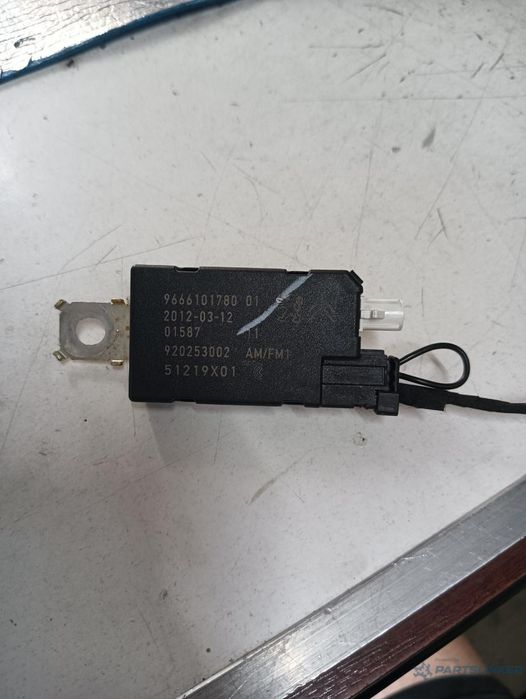 Amplificator Antena Peugeot 508 (8D_) [ 2010 - > ] Hdi Hybrid4 Awc (Rhc (Dw10Cted4)) 120Kw|163Hp Oem 9666101780
