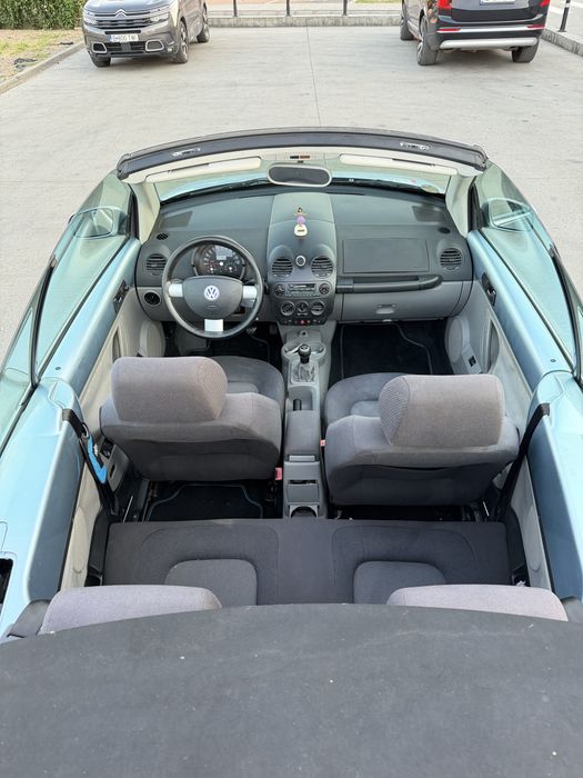 Volkswagen New Beetle “ broscuță” •An 2003 • 1.6 benzina•
