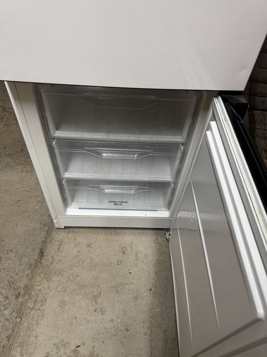 Холодильник Indesit