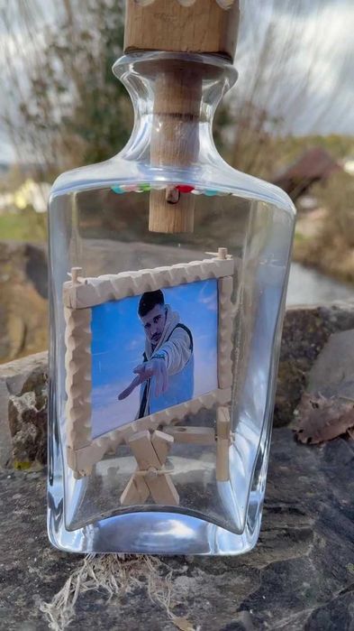 Cadou Inedit - Ramă Foto Personalizată Asamblată Manual în Sticlă