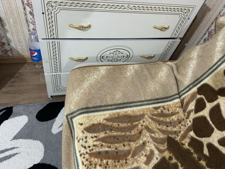 Отдам диван  даром